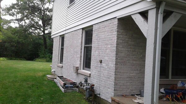Whitewashing Brick in Glencoe, IL (1)