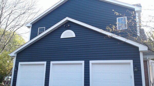 Before & After Green Oaks Cedar Siding Exterior painting in Waukegan, IL (7)